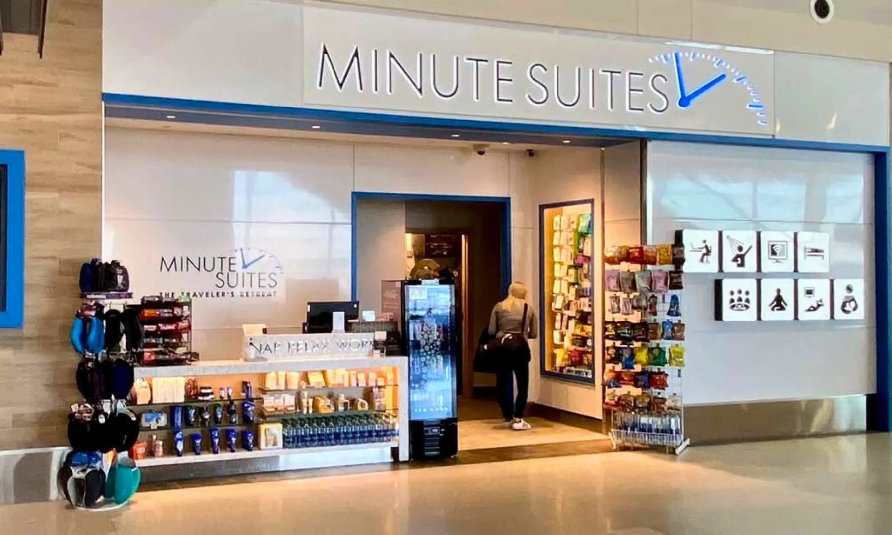 Duotone photograph of Minute Suites in Atlanta, Georgia, United States
